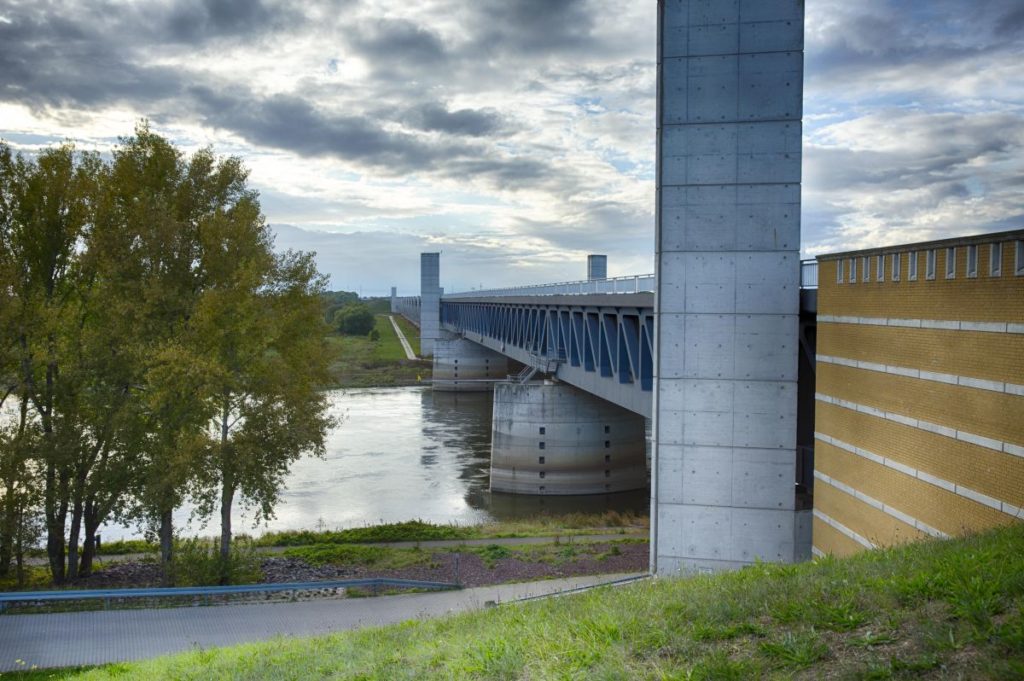 Kanalbrücke über die Elbe