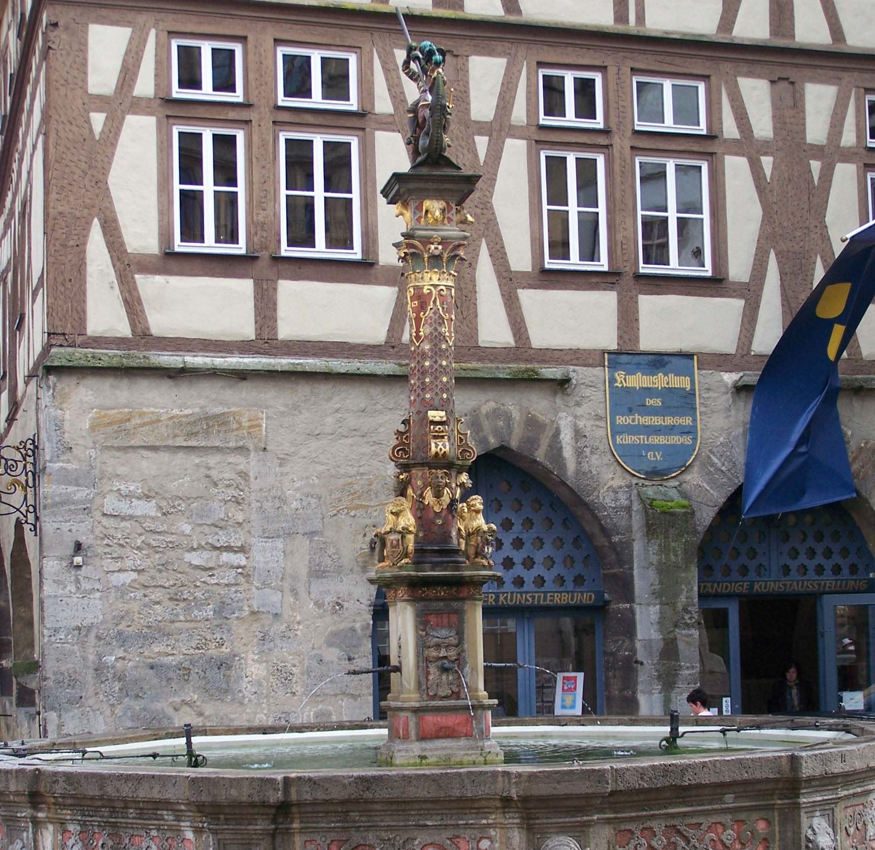 Rothenburg_ob_der_Tauber_St._Georgs_Brunnen
