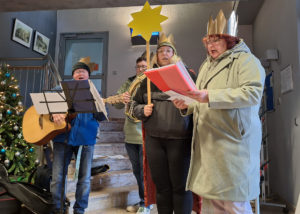 Carolers in the town hall1