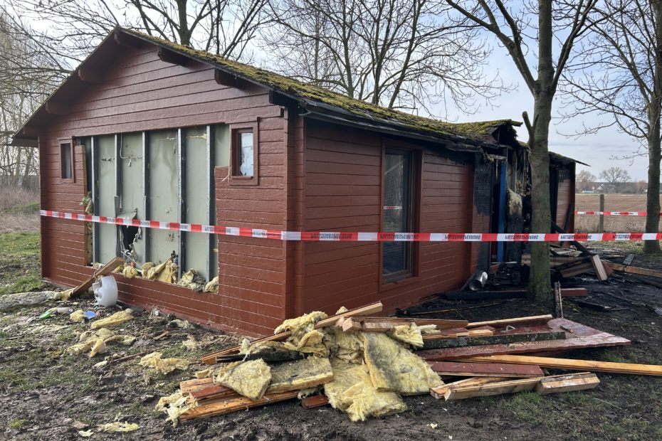 Youth club in Elbeu with barrier