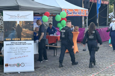 Um das Stadtfest so sicher wie möglich zu machen, hatte die Stadtverwaltung mit verschiedenen Sicherheitsbehörden ein umfangreiches Konzept auf die Beine gestellt. Neben vielen Sicherheitskräften zeigte auch die Polizei vermehrte Präsenz bei der Veranstaltung.