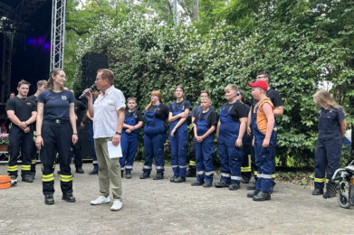 Die Jugendfeuerwehr - der Nachwuchs der Feuerwehr Wolmirstedt - bei der Stadtwette zum Stadtfest 2025.