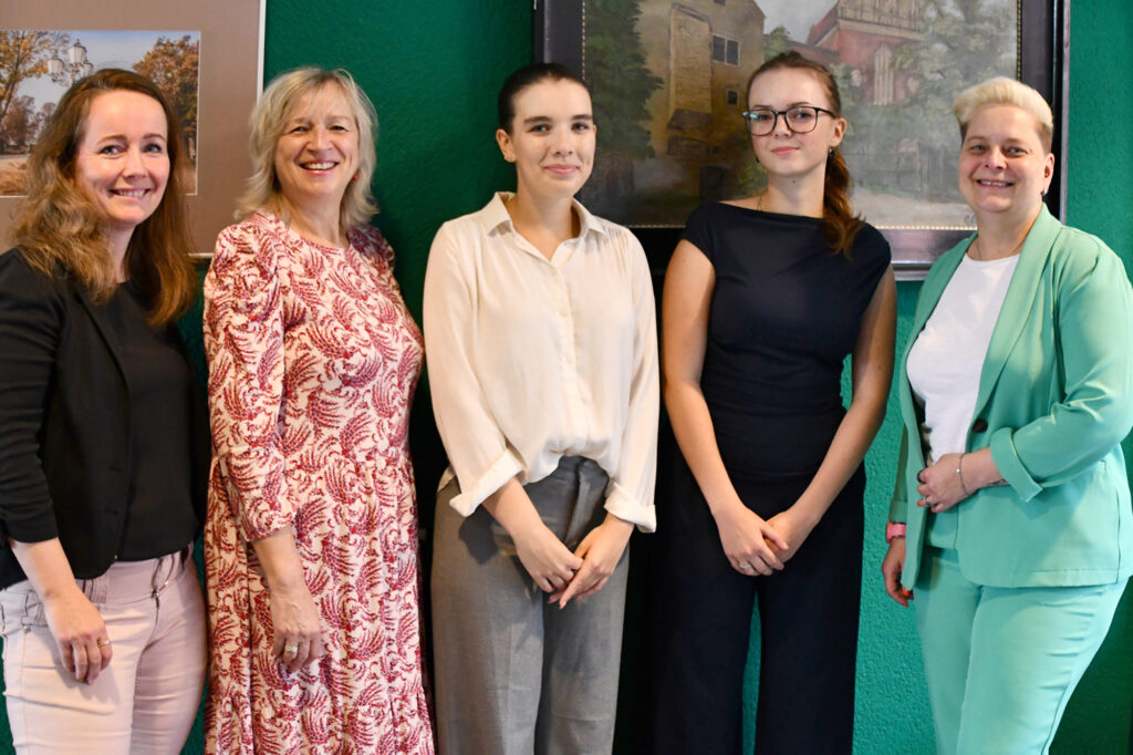 Two new trainees with Marlies Cassuhn
