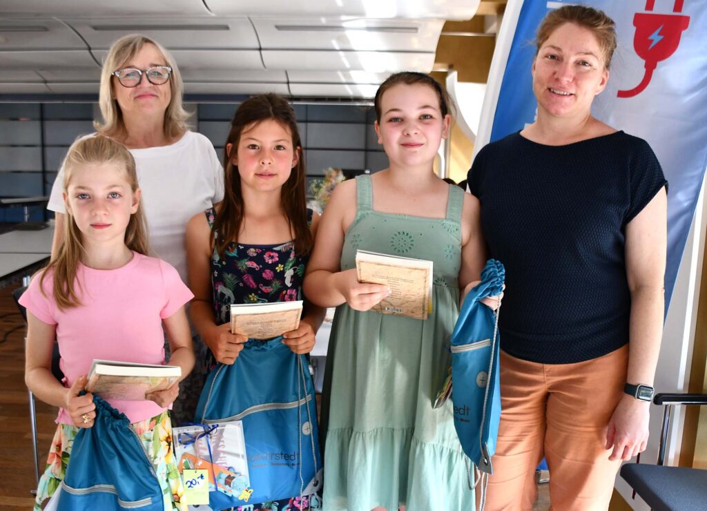 Marlies Cassuhn and Janina Freimann with Anny Charlotte, Jule and Mathilda