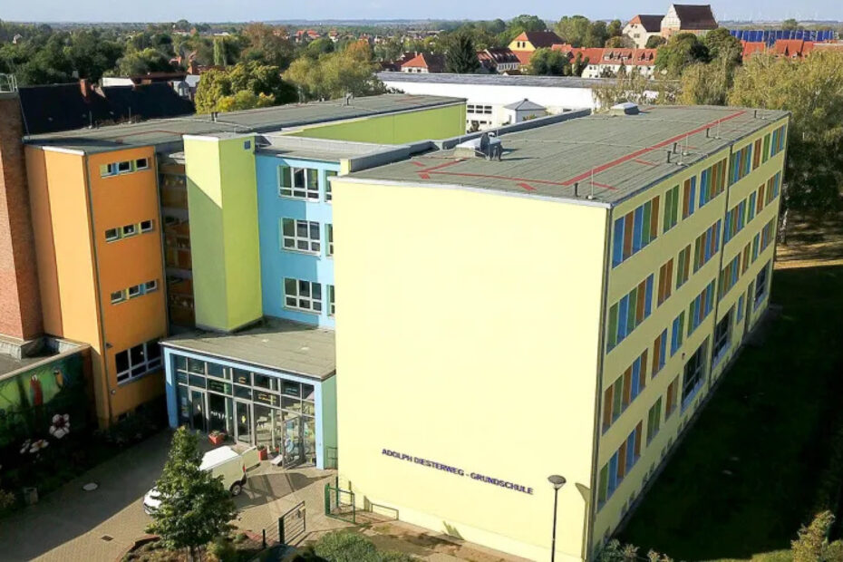 Dach_Grundschule_Luftbild