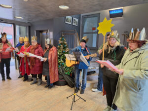The carol singers in Wolmirstedt town hall in 2025.