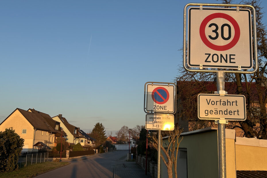 Im Wolmirstedter Ortsteil Glindenberg herrscht ab sofort eine Geschwindigkeitsgrenze von 30 Kilometern pro Stunde.
