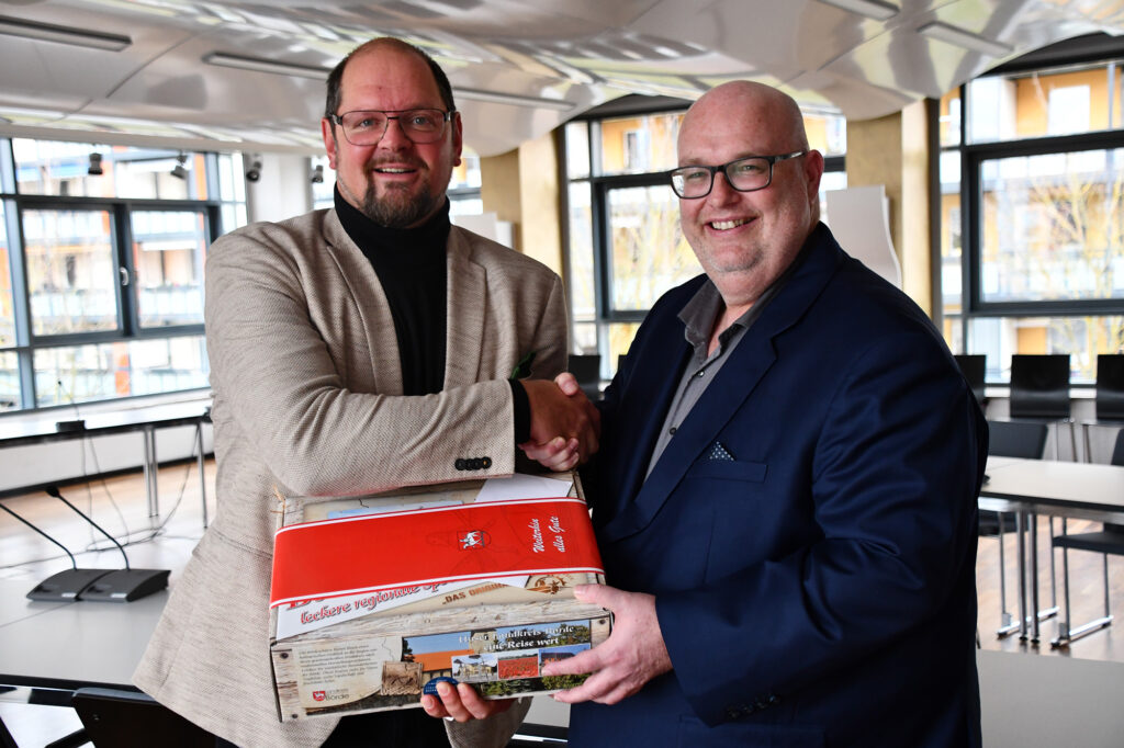 Martin Stichnoth, Landrat des Landkreises Börde, gehörte zu den Gratulaten, die Glückwünsche überbrachten.