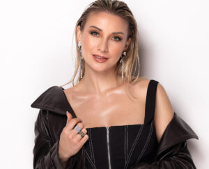 Anna-Carina Woitschak