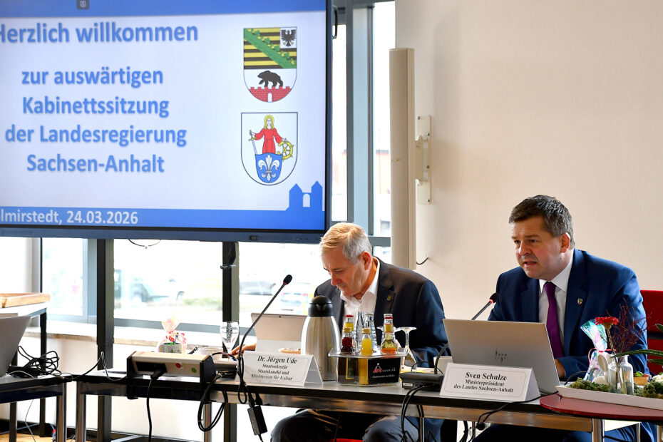Die Landesregierung Sachsen-Anhalts hat eine auswärtige Kabinettssitzung im Wolmirstedter Rathaus veranstaltet.