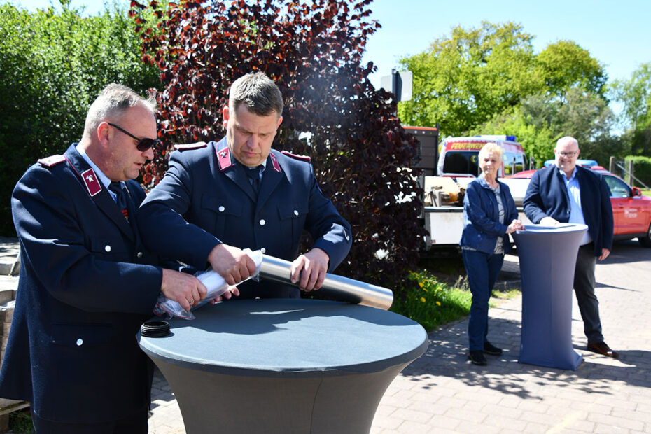 Filling the time capsule