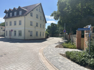 Die-Freigabe-der-Kreuzung-und-der-Fabrikstrasse