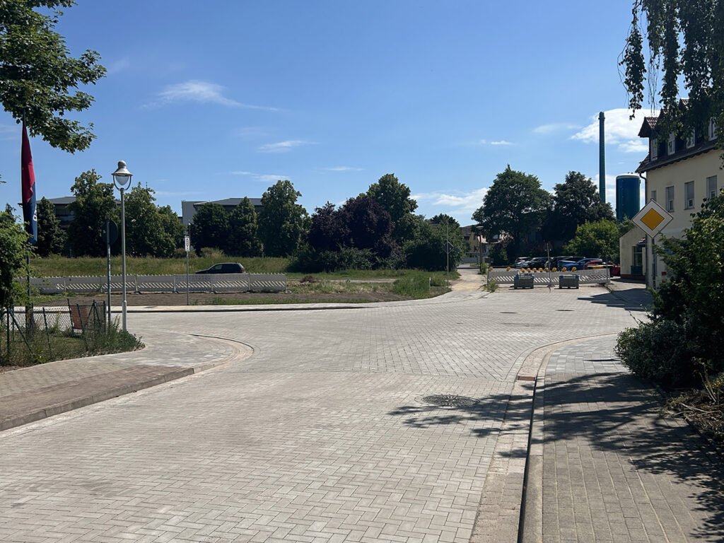 Die Kreuzung der Schwimmbadstraße, der Fabrikstraße und der Heinrich-Heine-Straße in Wolmirstedt ist ab 24. Juni wieder offen.