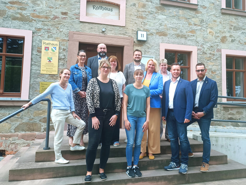 Representatives from municipalities, cities, and the Flechtingen Association of Municipalities discussed current developments, shared experiences, and outlined next steps.