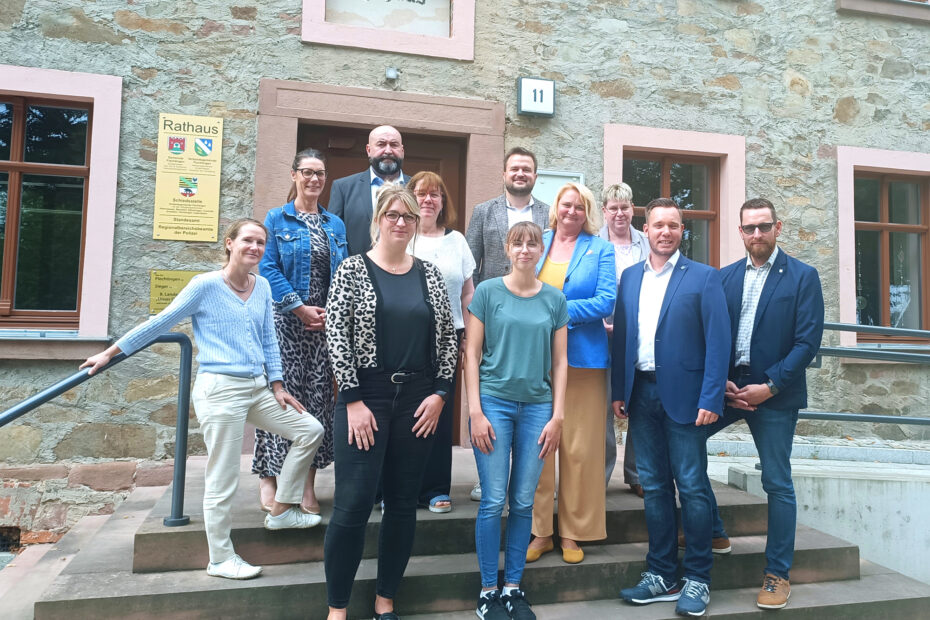 Representatives from municipalities, cities, and the Flechtingen Association of Municipalities discussed current developments, shared experiences, and outlined next steps.
